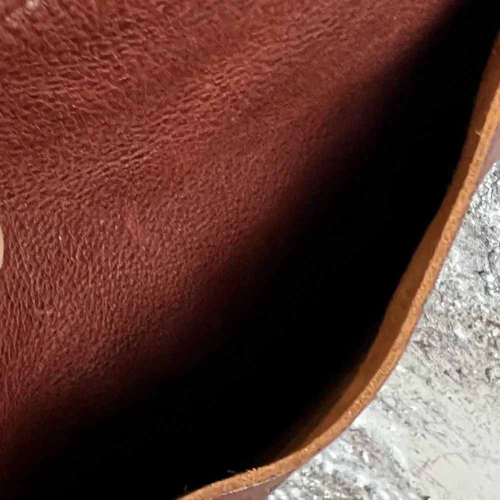 547 Portland Leather  Circle Crossbody Bag w/ mini envelope wallet - Picture 9 of 16